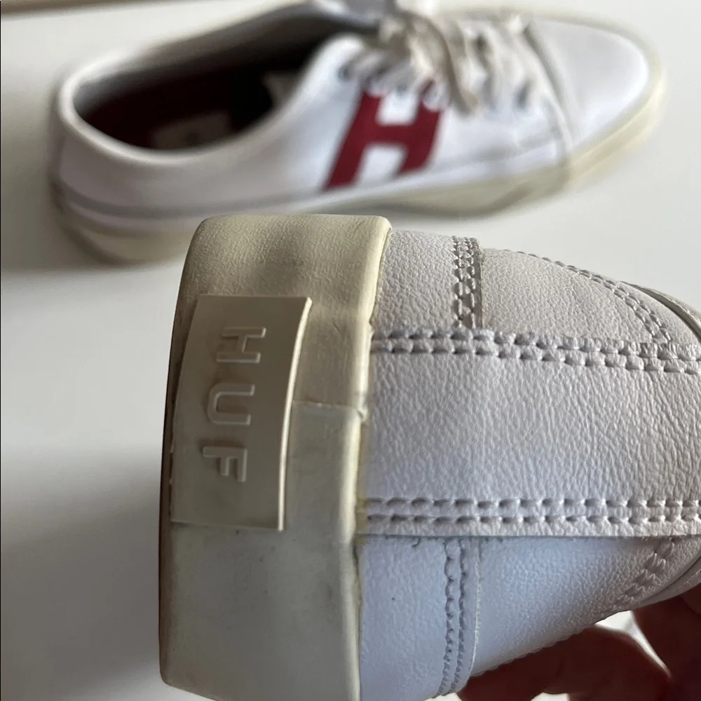 Men’s HUF Hupper 2 Lo sneaker in white with red 
